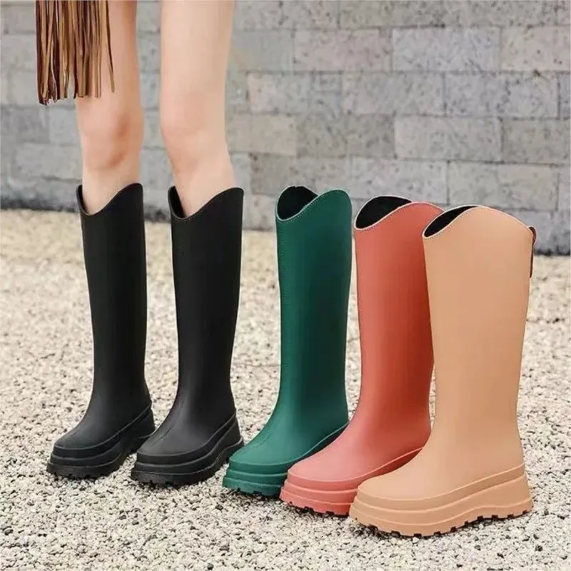 High Tube V-Mouth Design Rain Shoes Female Solid Non-Slip Rainboots Waterproof Shoes Fructose Color Thick Sole Rubber Flat Shoes 240228