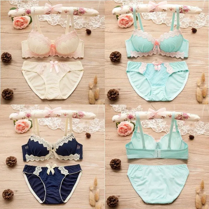 Set di reggiseni per ragazze adolescenti e slip in pizzo senza anello in acciaio slip intimi sexy regolabili per studenti reggiseno 3/4 tazze