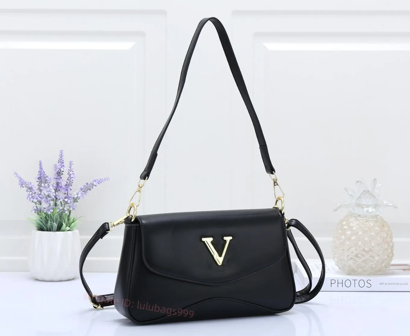 Bolsa V Bolsa Feminina de Grande Capacidade Couro Macio Elegante e Versátil Bolsa Crossbody de Um Ombro