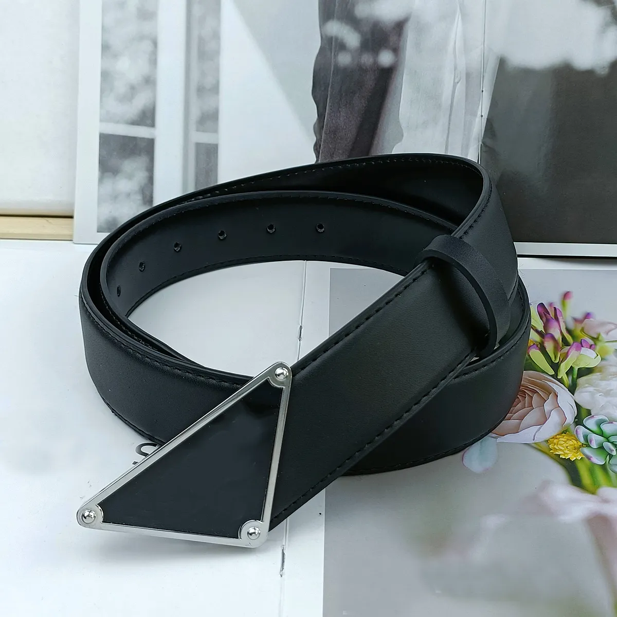 Designer Belt Woman New Fashion Belts Genuine Leather For Men Women Designers Gold Silver Buckle Popular Jeans Waist Belt Dress 388