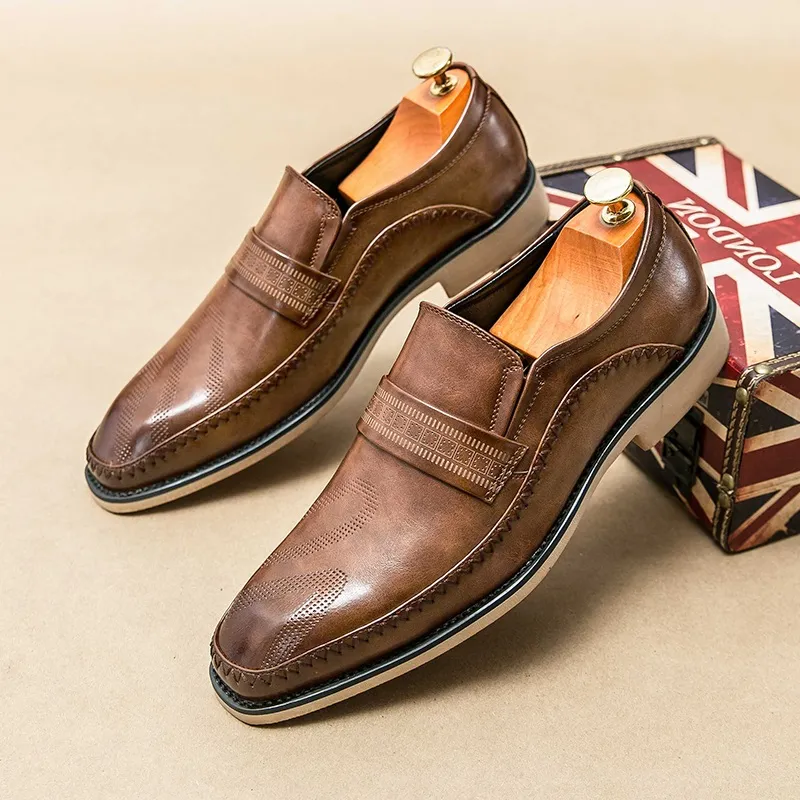Lyxdesigner ny manlig charm svart brun slip på tryckmönster skor män formell bröllop prom klänning prom loafers hemkomst
