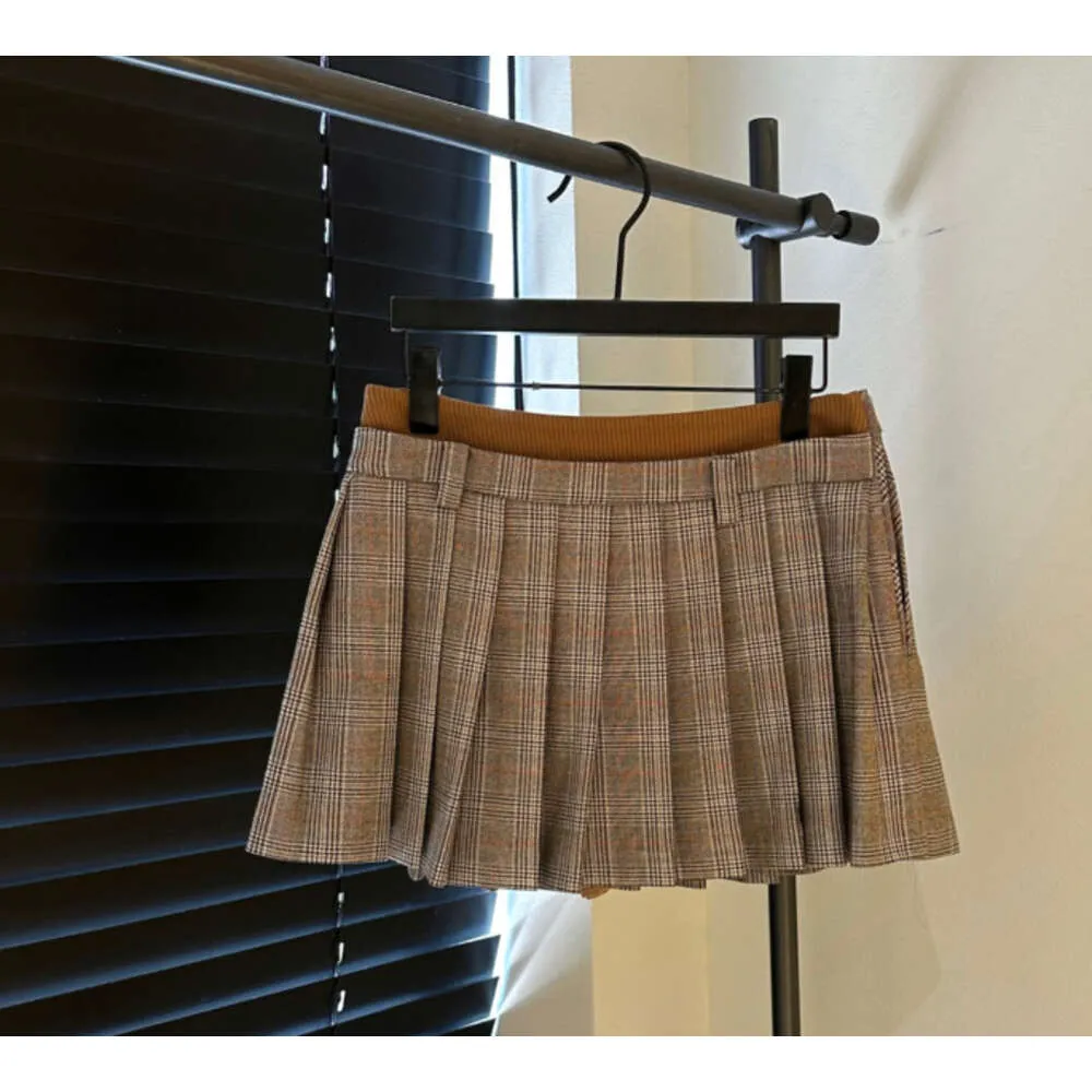 Pleate Mini Vintage Plaid Skirt Elastic Waist Summer Spring Fashion Designer White Black Simple Hip-hugging Mini Skirt FZ240302