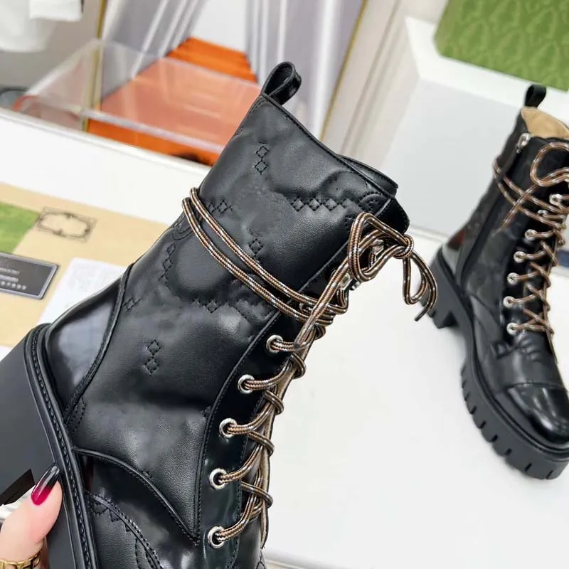 Designers Bottes ApresGabardine en nylon de haute qualité Bottes triangulaires en fourrure pour femmes