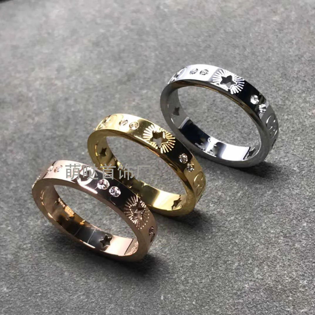 Luxury Designers Guhome g Band Rings High Edition 925 Sterling Silver Couple Ring Made of Old Mens Womens Pair Hollow Out Black White Ceramic 7ctu