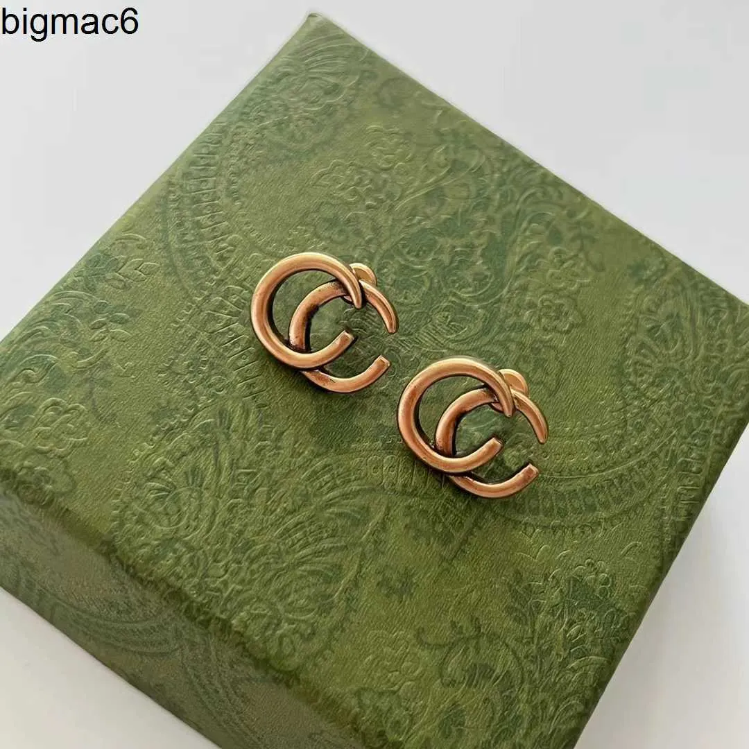 2024G Stud Classic Lettera Orecchini Borchie Hanno francobolli Retro Orecchini in oro 14k Designer per i gioielli da regalo di compleanno per la festa nuziale delle donne