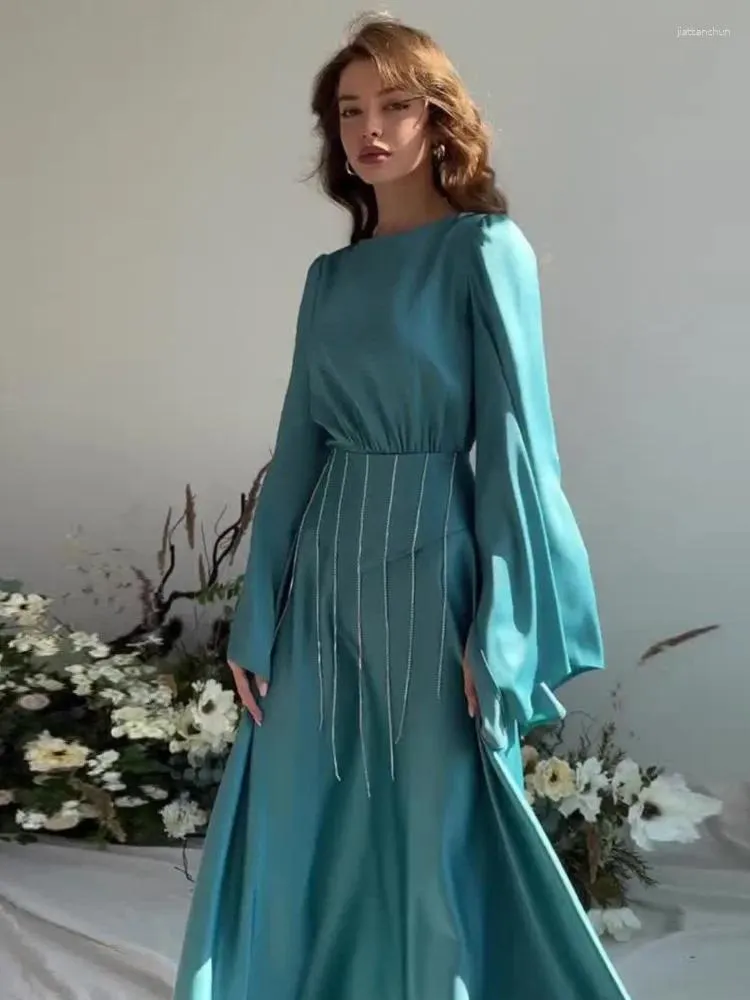 Robes décontractées Perles Soirée Robe de soirée Femmes Abaya Musulman Vêtements Flare Manches Solide Khimar Jilbab Eid Turquie Dubaï Hijab Abayas