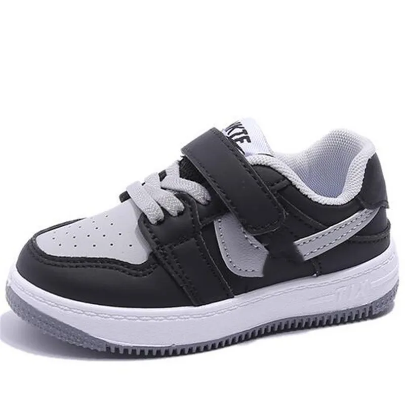 Chłopcy i dziewczęta buty Sneakers 2024 Nowy wiosenny mieszany kolor Low Top Light Wygodne buty dla dzieci