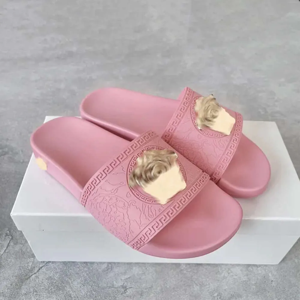 Yeni tasarımcı terlik lüksler moda klasikleri palazzo sandal ayakkabı katır bayan sandaletler kaydırıcılar metal logo terliği yaz platformu düz slayt toptanları