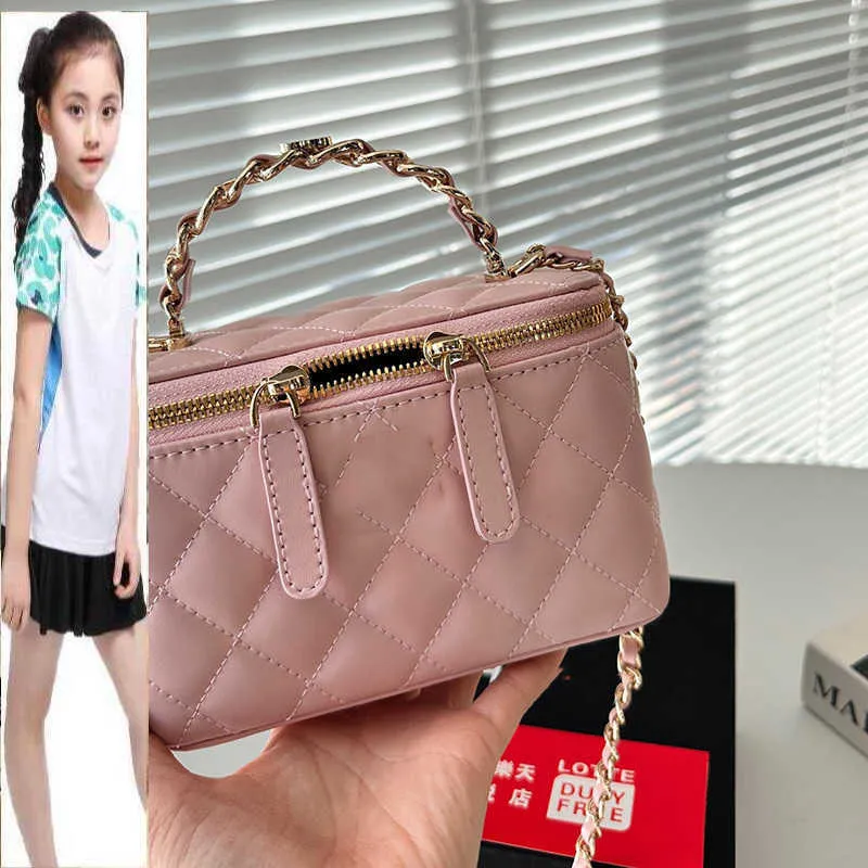 CC Çantalar Klasik Üst El Vanity Çantalar Ayna Altın Metal Donanım Matelasse Zincir Crossbody Omuz Çantaları Kuzu Dinek Siyah Beyaz Pembe Kozmetik Kılıf 16x11cm N