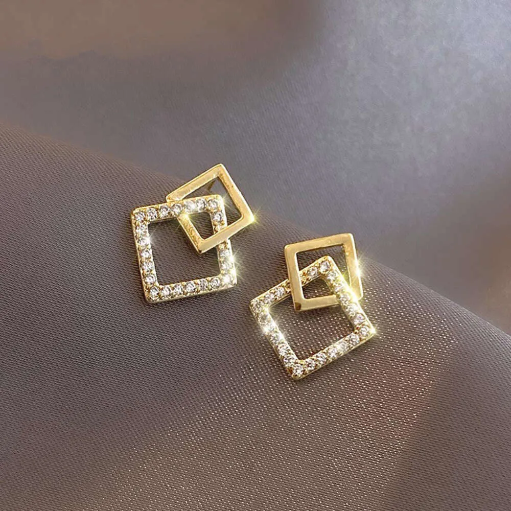 Japanese Korean Spring/summer New Minimalist Sier Needles, High-end Feeling, Square Geometry, Personalized Versatile Temperament, Earrings, and Earrings for