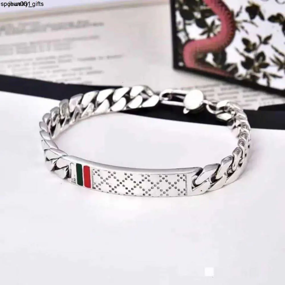 Bracelet de luxe 100% 925 matériaux en argent sterling beau haut de gamme haut de gamme hommes bracelets garçon ami créateurs bijoux en gros ne se fanent jamais {catégorie}