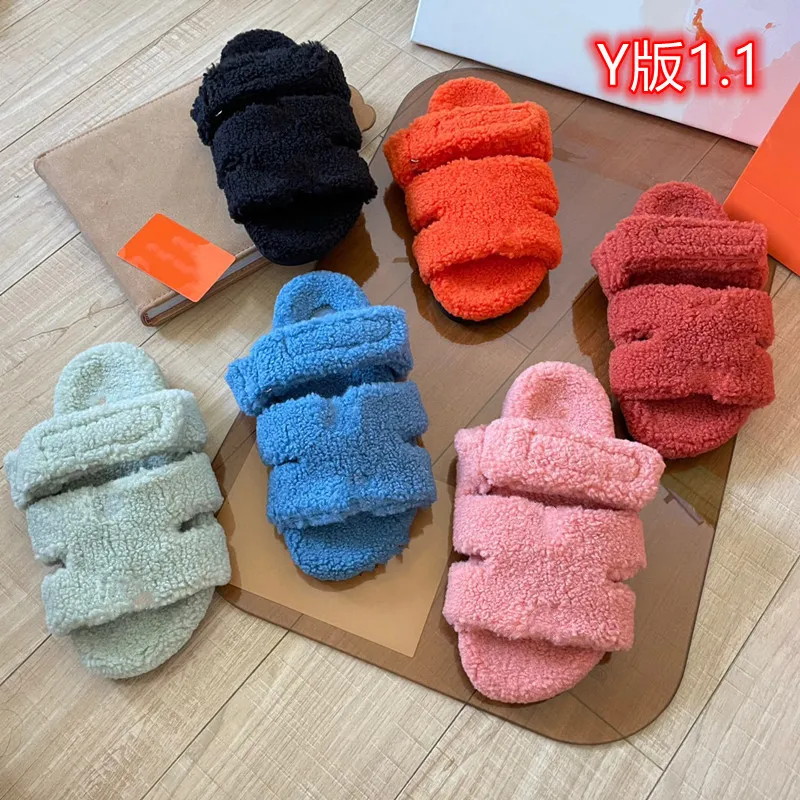 2023 New Couple Style Leather and Fur Integrated Velcro Thick Sole Second Uncle Wool Slippers for Women Wearing Teddy Wool Slippers Externally