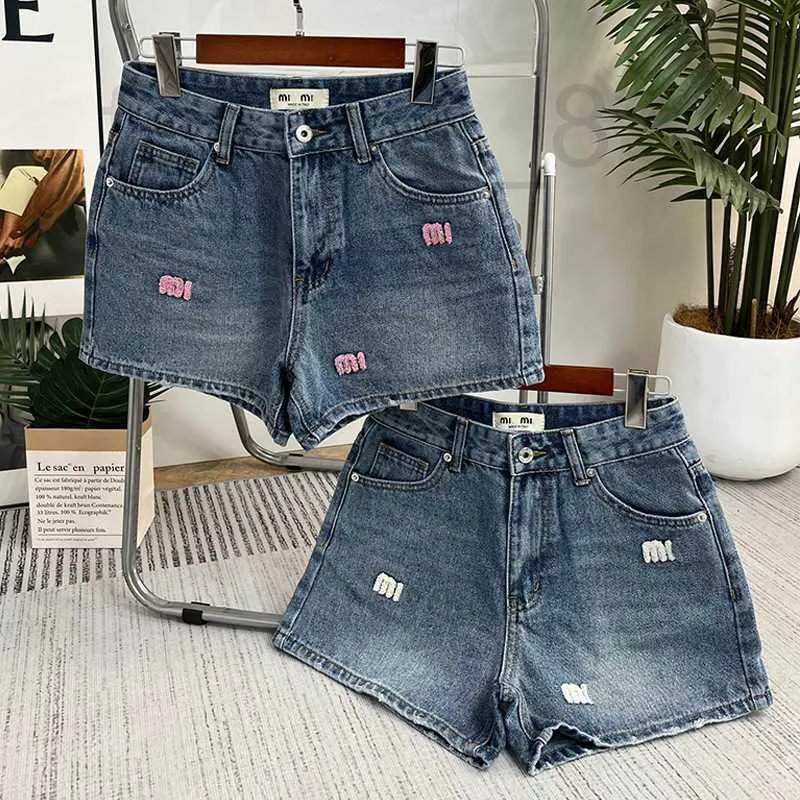 Women's Jeans Designer High Edition 24 Spring/Summer New Two tone Flocking Embroidery Letter High Waist Straight Tube Denim Shorts Women's Fashion DG9F