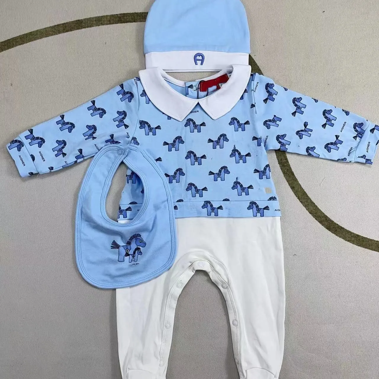 Designer Baby onesie, Bib burp Clothing Set Baby Tights Luxury Jumpsuit Cotton Jumpsuit Boys and Girls Jumpsuit Baby Quilt 5PCS O17