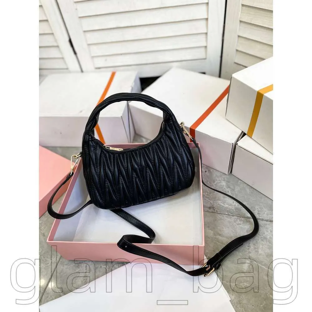 MU MU New Fashion High Quality Vintage Designer Temperament Tote Bag Designer Backpack Handbags Wallet Duffle Bags New Fashion