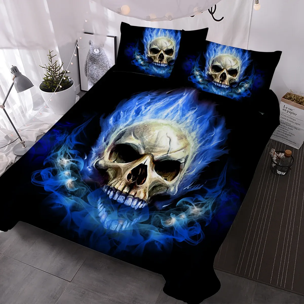 Set Blue Flame Skull Design Sängkläder Set Dekorativ 3 -delad täcke med 2 kuddskamar Sträng gardiner
