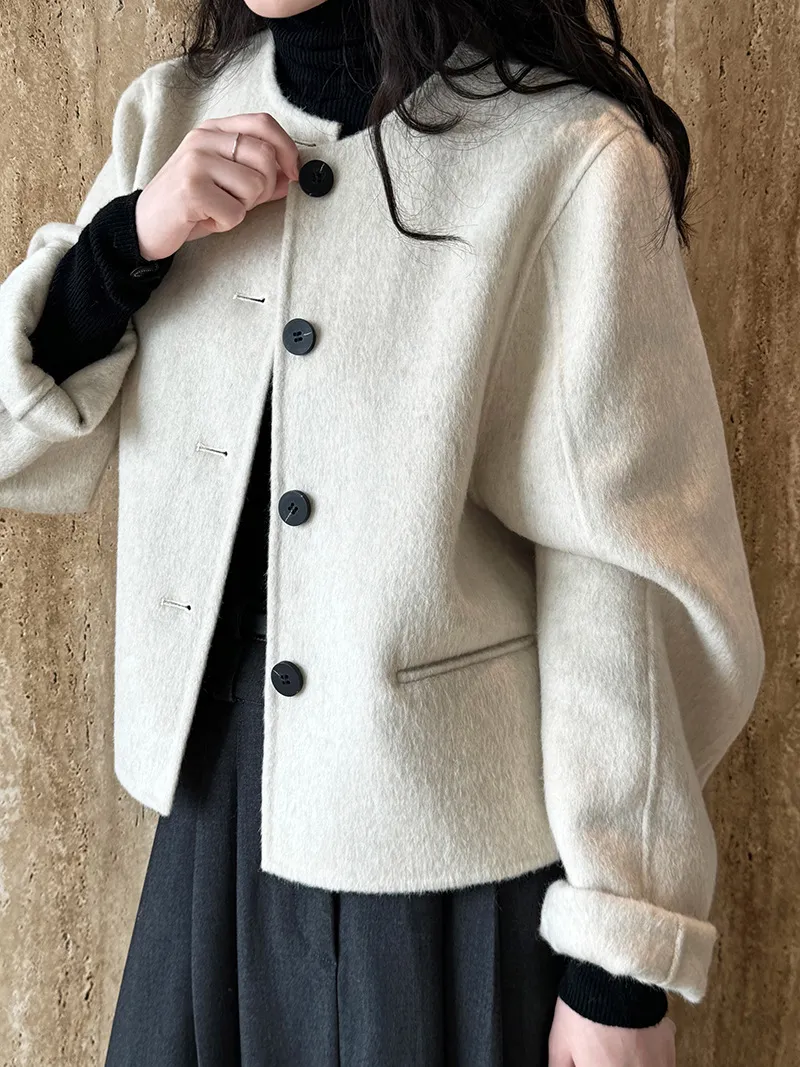 Manteau d'hiver en laine double face court haut de gamme avec col rond minimaliste pour le tempérament des femmes