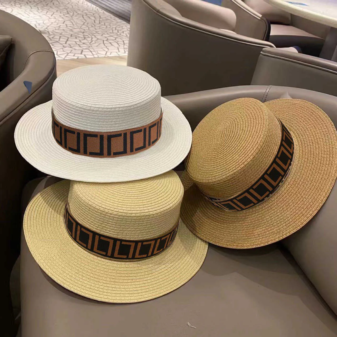Chapéu plano com letras de praia e beira-mar, chapéu de palha elegante e de aba grande, chapéu protetor solar versátil e moderno para mulheres 240115