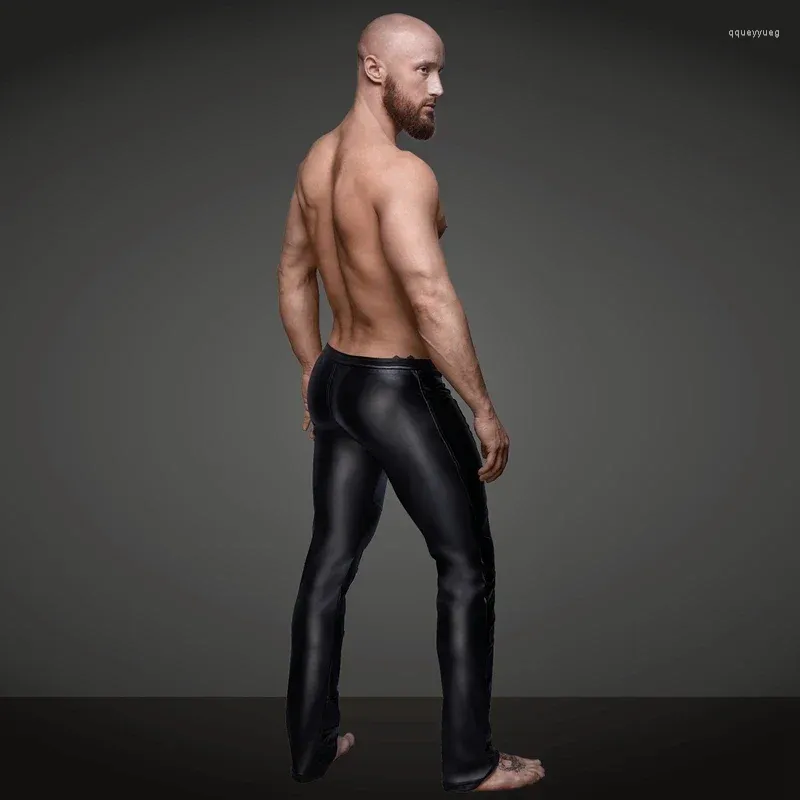 Hombres con bragas de mujer hotsell