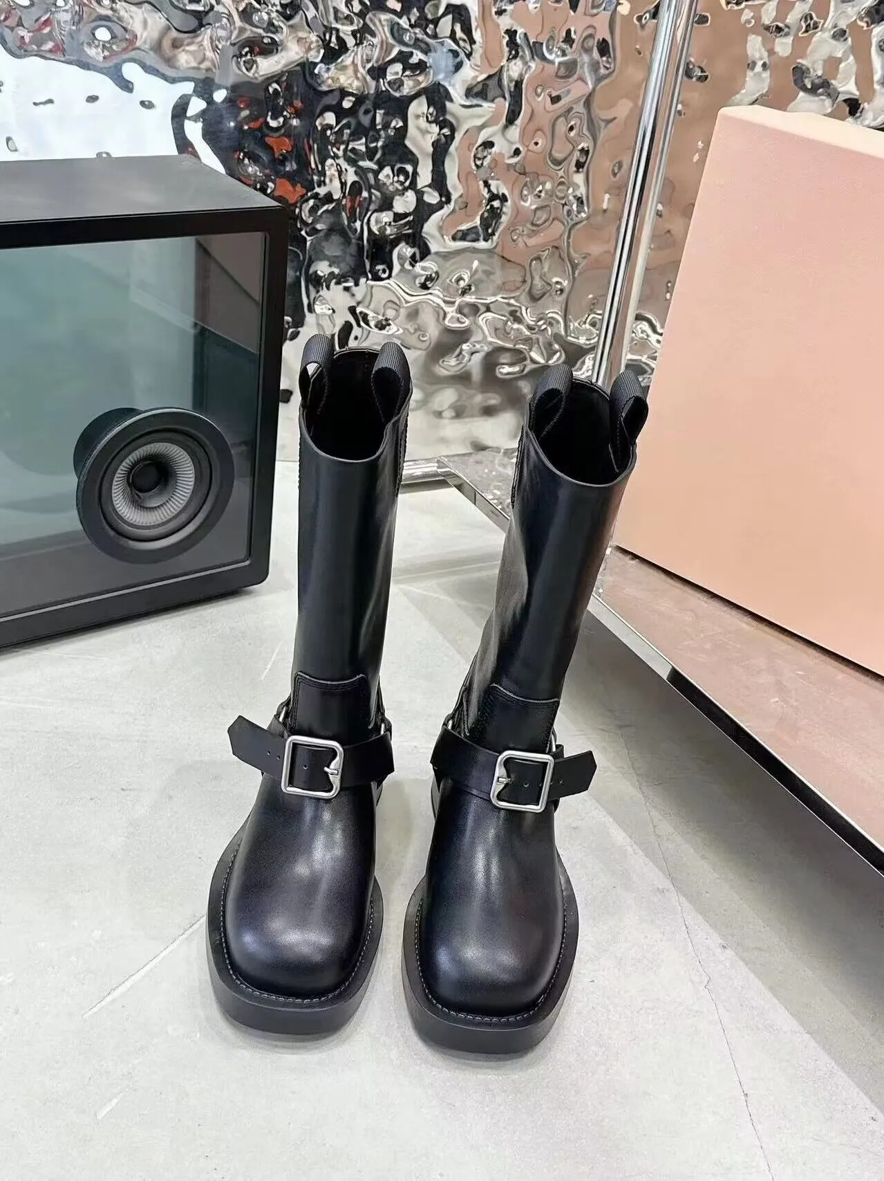 2024 Designer en cuir véritable genou haute chevalier bottes femmes boucle conception bout rond Chelsea bottes femme marque bottes de luxe mode punk bottes