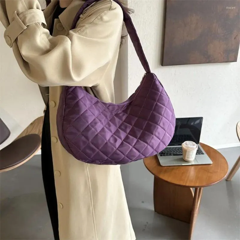 Akşam çantaları rahat omuz çantası moda düz renk büyük kapasiteli kapitone tote altbilalı crossbody kabarık çanta kadın