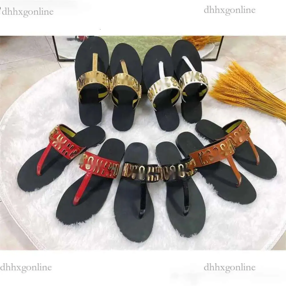 Tasarımcı Kadınlar Flip Flops Terlik Donanım Dekoratif Balıksırtı Slaytları Mosschinoes Sandalet Kadın Mosschinoes Terlik Yaz Düz Ayakkabıları