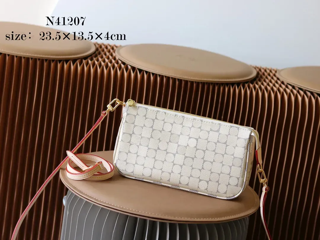 2023 Designers bag New Style Mini Chain Single Shoulder Messenger Women's Sling Bag Backpack Day Packs