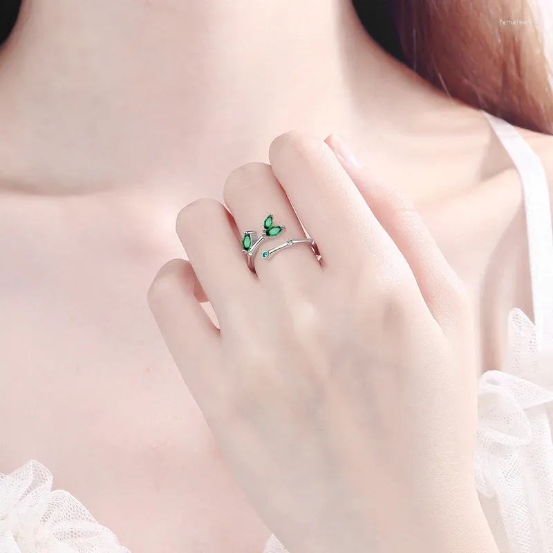Cluster Rings VENTFILLE 925 Stamp Silver Color Green Crystal Leaves Ring For Women Girl Gift Bamboo Bud Branch Jewelry Drop Wholesale