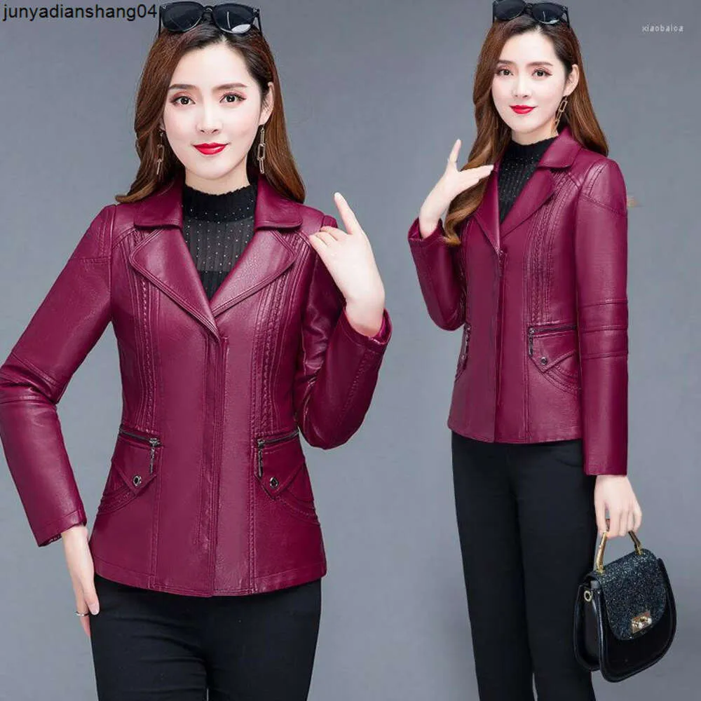 Veste en cuir pour femmes printemps et automne femmes mince manteau femme âgée d'âge moyen