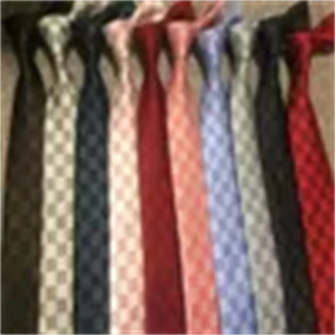 2024 Męskie luksusowy krawat designer jedwabny krawat modowy krawat krawat 3 styl haft haftowy krawat doryjny brzeg biznesowy Cravattino z pudełkiem