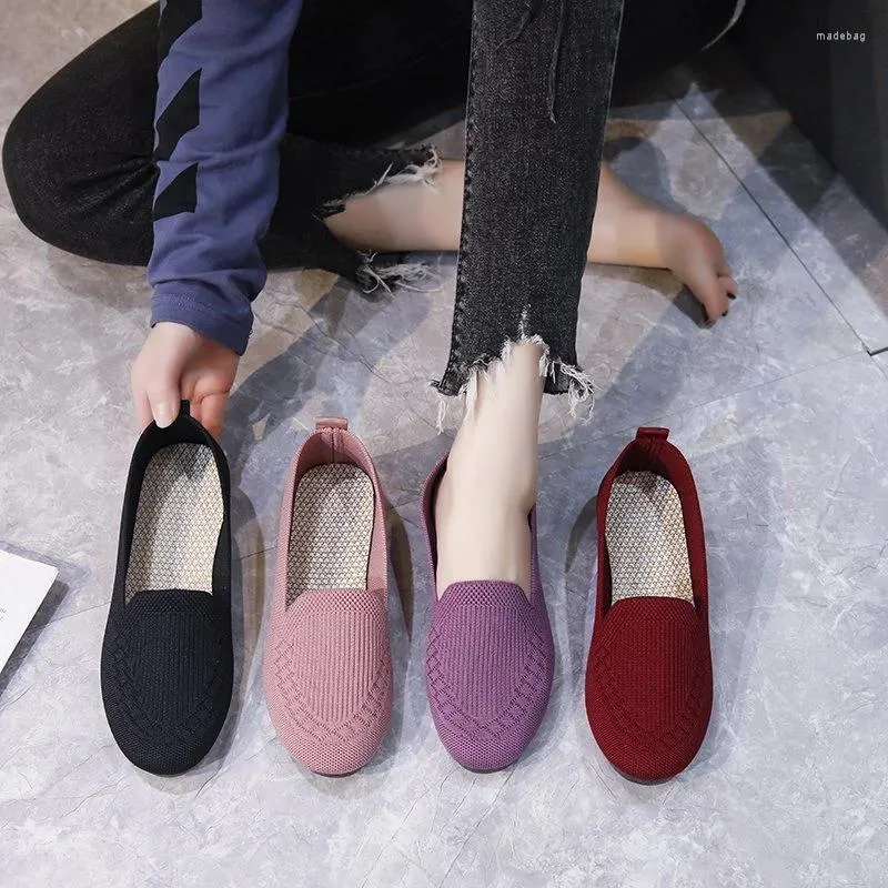 Chaussures décontractées 2024 Plus velours peluche un pied pour garder au chaud vêtements d'extérieur pour femmes chaussures en coton
