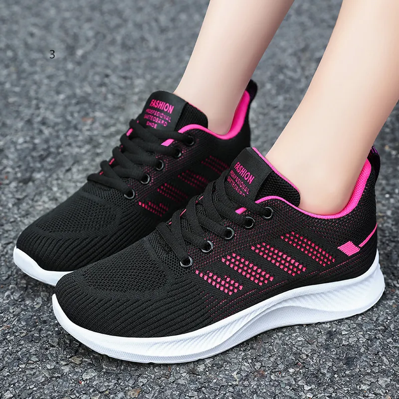 Мягкие спортивные кроссовки с дышащей поверхностью женские черно-белые женские 020448121