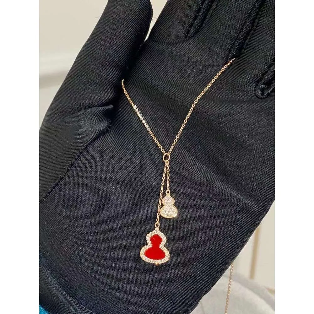 Designer Collana in oro 18 carati Calabash con agata rossa Collana con ciondolo con diamanti Collana da donna esclusiva con amore Collana classica di lusso con accessori di gioielli di alta qualità Regalo di marca di moda popolare