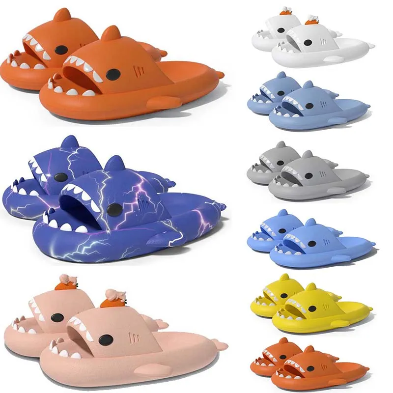 Gratis fraktdesigner Shark Slides Sandal Sandvar Spridare för män Kvinnor Gai Sandals Pantoufle Mules Män kvinnor Slippare Trainers Flip Flops Sandles Color99