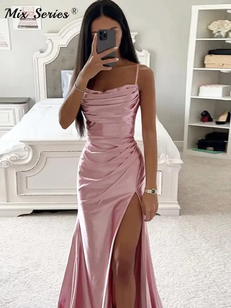 Vestido Largo De Satén Liso Con Espalda Descubierta Y Abertura