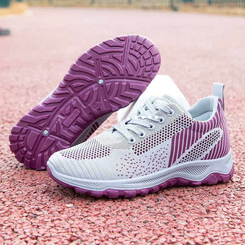 Running shoes with flat sole best sale