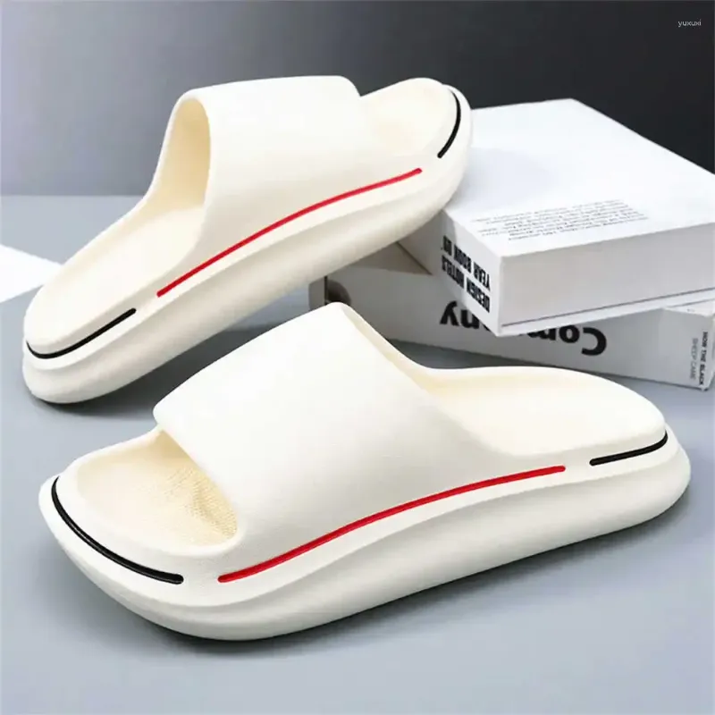 Slippers speelvorm zonder hiel wijd fit schoenen witte sandalen man rubber sneakers sportteam chassure industrieel naaien