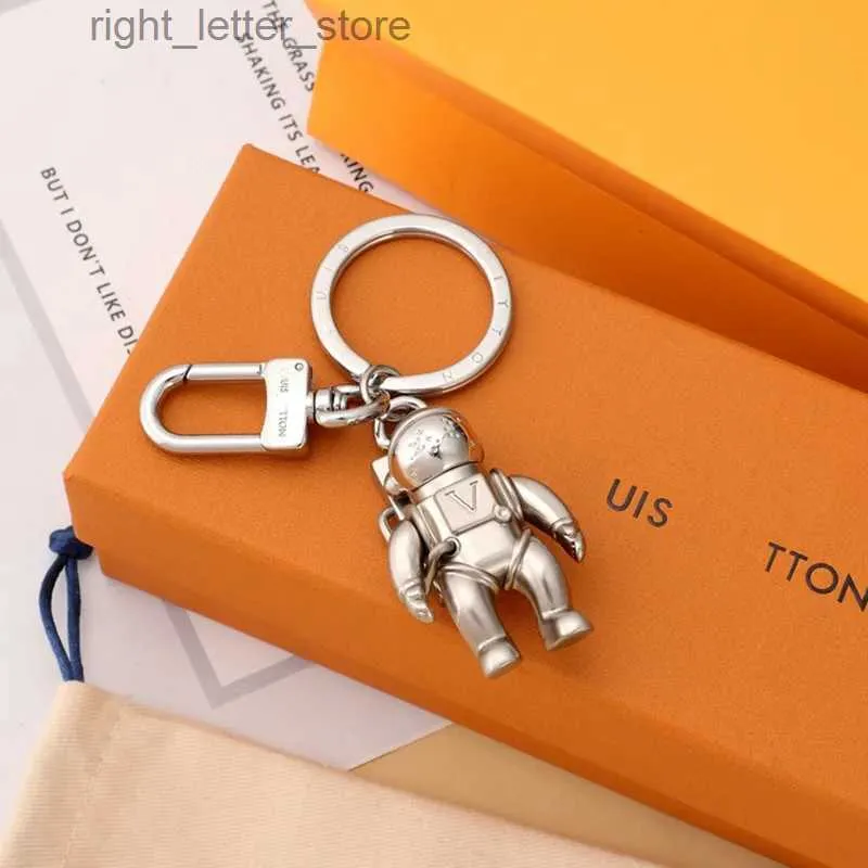Keychains Luxurys Designers Keychain Key Solid Color Keychains Leisure Astronaut Bag Accessories Gift 240303