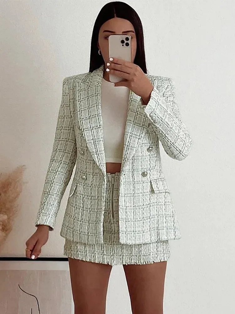 Kostymer för kvinnokontor elegant kontrollerade tweed shorts set dubbelbröst blazer och fläckad nederkant med hög midja skort 2 -bit set 240226