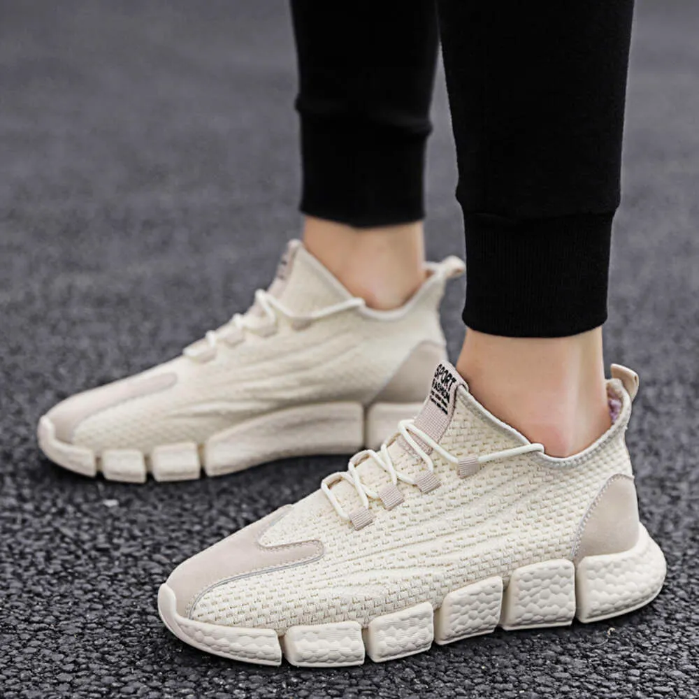 Versione che gestisce scarpe coreane uomini da jogging di design traspirante Scarpe da jogging da uomo allacciato a mosca Weave Scarpe sportive per adulti che ammortizzano gli uomini sneakerf6 Bianco nero