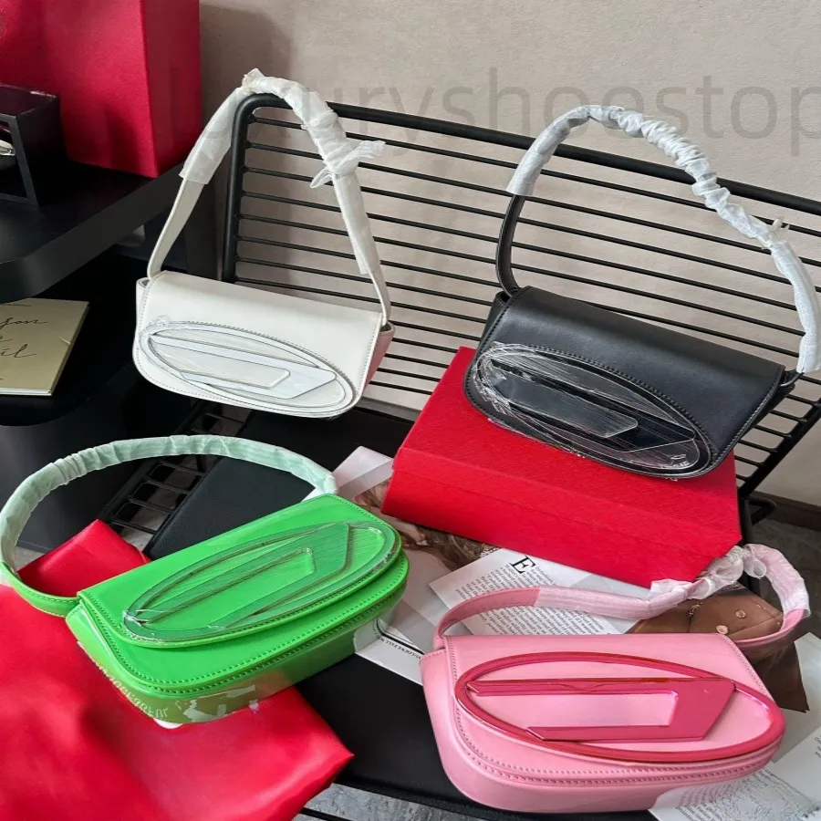 Lüks kadın omuz çantası tasarımcısı Crossbody kadınlar için çanta çanta çanta çanta gündelik bayan debriyaj flapshoulder kayış çantası çantası beyaz çanta nappa