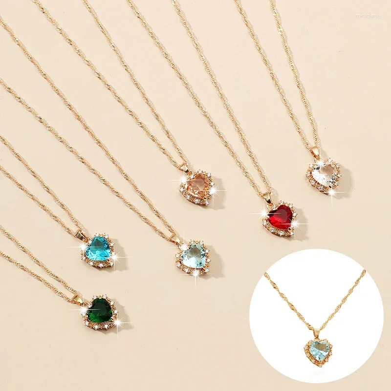 Pendentif Colliers Mode Coeur Collier Femmes Amoureux Or Clavicule Chaîne Chocker Mignon Exquis Compact Zircon Charme Bijoux Cadeaux