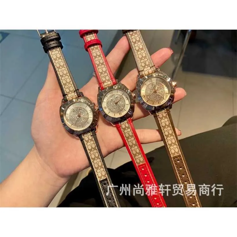 28% OFF relógio relógio Kou Jia Man Tian Xing Lao Hua couro disco cinto de quartzo feminino