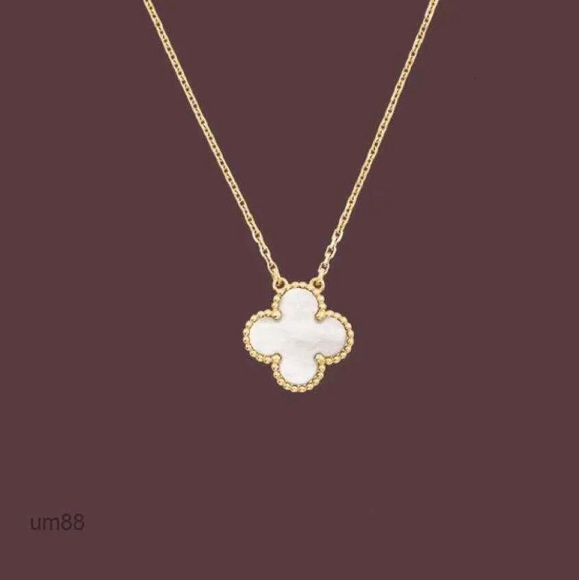 18K Gold Plated Necklaces Luxury Designer Necklace Flowers Four-leaf Clover Cleef Fashional Pendant Necklace Wedding Party Jewelry High Quality