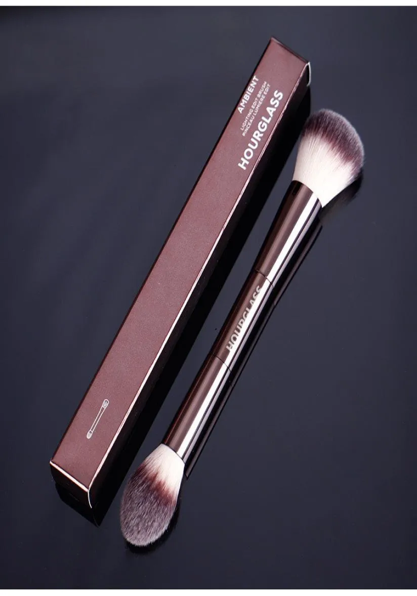 Hourglass Ambient Lighting Edit Makeup Brush Double Ended Multifunktionell ansikte Bronzer Blush Powder Cosmetic Brushes7479445