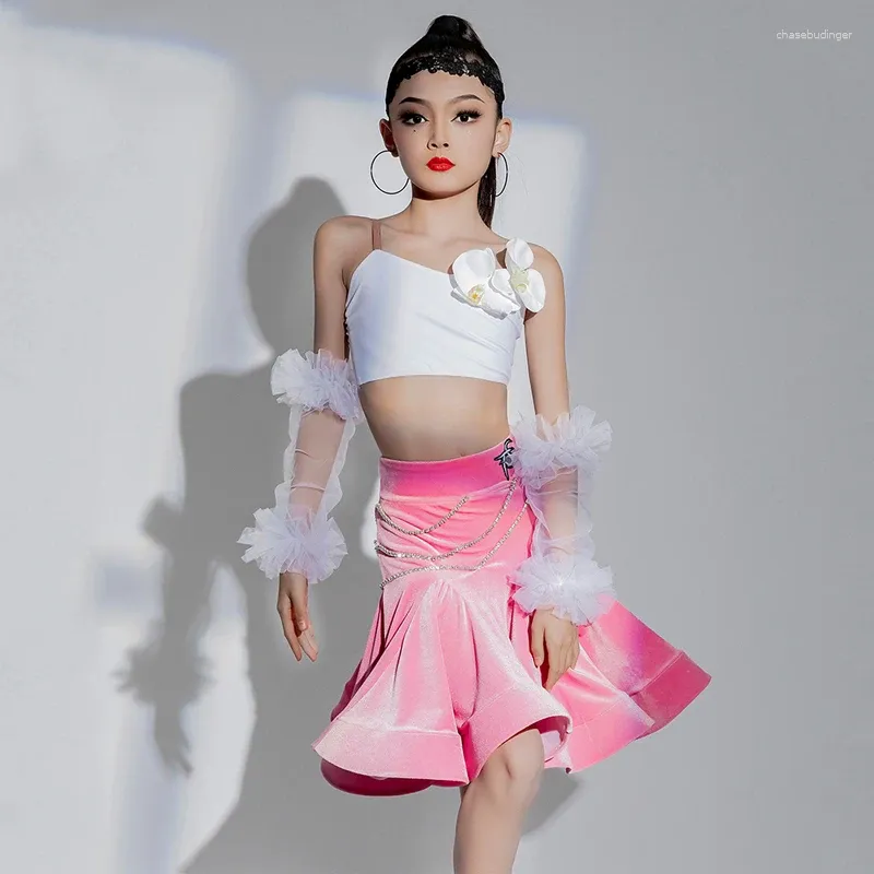 Abbigliamento da palco Performance per bambini Danza Top latino bianco Gonna di velluto rosa per ragazze Abiti da competizione in costume da ballo SL8450