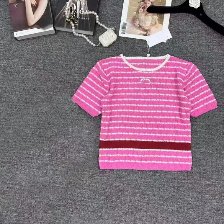 Nya kvinnors stickor Tees tröjor Luxury Brand Women Designer Sticked T-shirt CC Sweaters Fit 85-130 lb