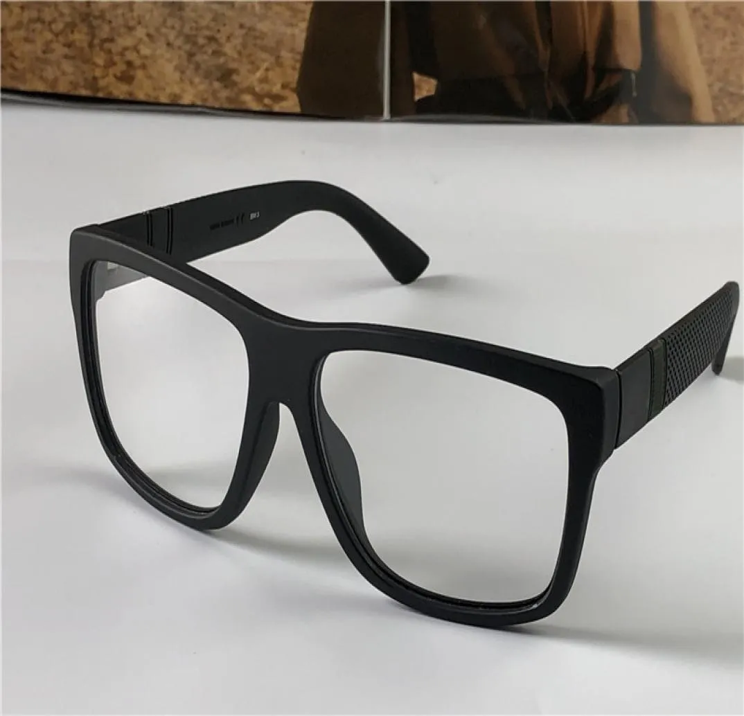 Klasyczne mężczyźni proste szklanki optyczne Square Black Design Rama z włókna węglowego przezroczyste okulary dekoracyjne 03424890233