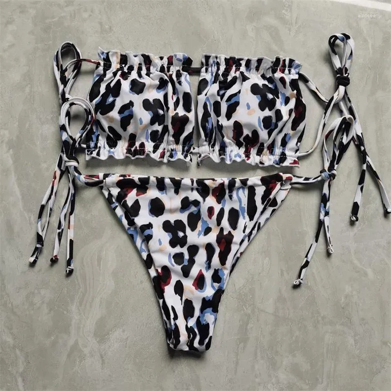 Kvinnors badkläder sexig bikini 2024 veckad bandeau baddräkt kvinnlig kvinnor mini thong set bather simning strandkläder för baddräkt