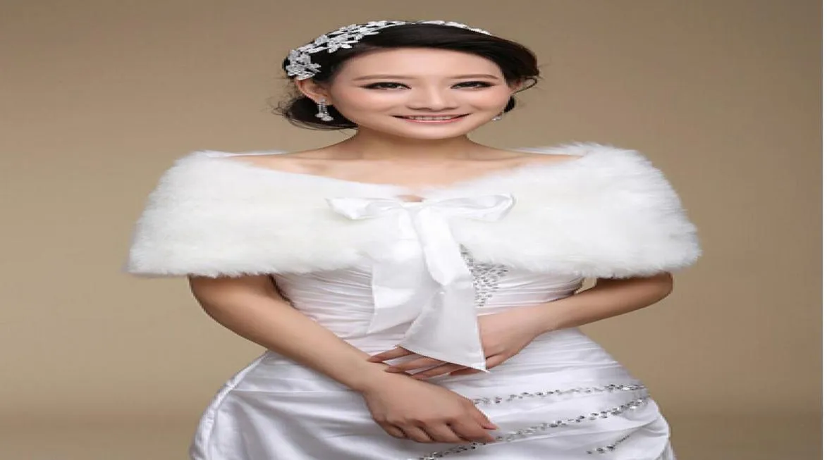 2016 New Bridal Wraps Brides Accessories Short Wedding Shrug Faux Fur Cheap Wedding Bolero For Formal Dresses Jacket7032148